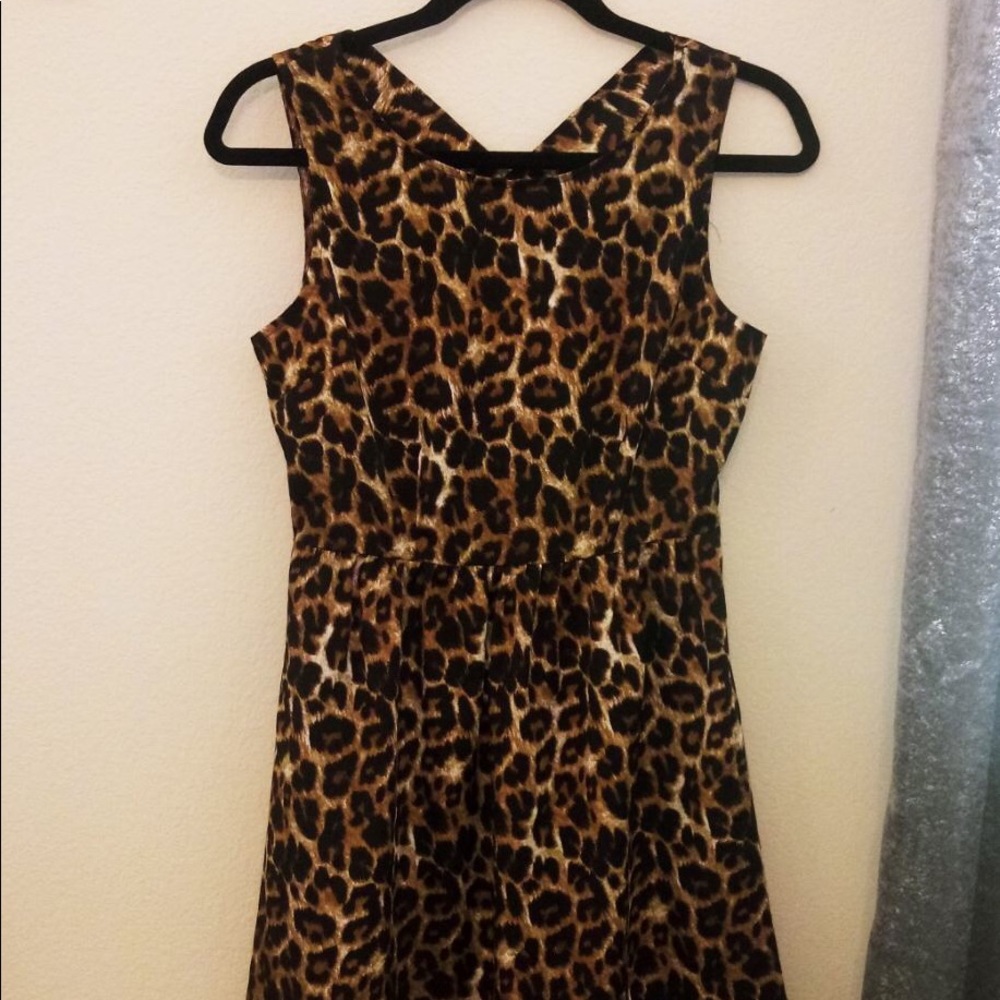 CUTE ANIMAL PRINT CRISS CROSS BACK FOREVER 21 DRESS SIZE SMALL